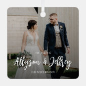 Handgeschreven Script Pas getrouwd Holiday Metal O Metalen Ornament (Voorkant)