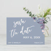 Handgeschreven Stofblauw Bloem Bruiloft Typografie Save The Date (Staand voorkant)