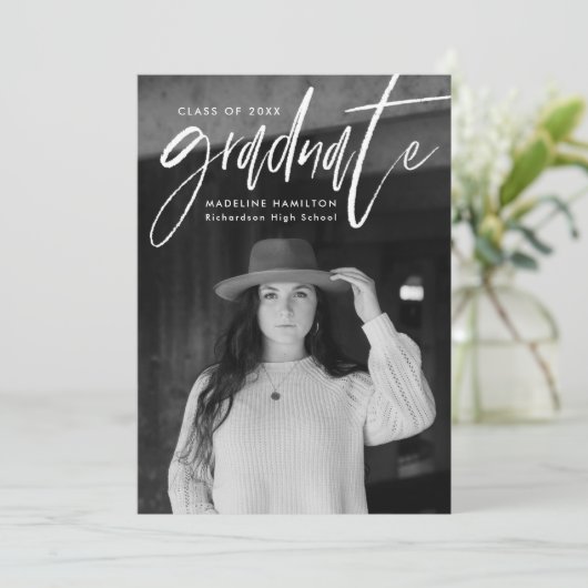 Handgeschreven wit penseelscript 4 foto Afstuderen Aankondiging (Staand voorkant)