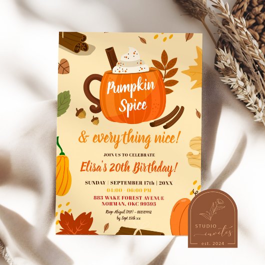 Handgetekend Pumpkin Spice en Nice Feestje Kaart