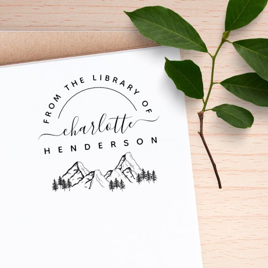 Handgetekende bergen modern uit het bibliotheekboe rubberstempel