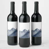 Handgetekende berglandschap in minimalistische sti wijn etiket (Flessen)