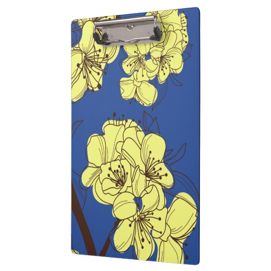 Handgetekende gele appelbloesems op blauw klembord (Links)