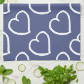 handgetekende harten, wit op donkerblauw theedoek (Gevouwen)