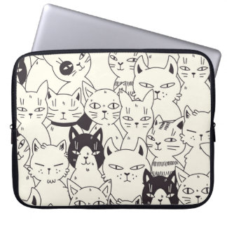 Handgetekende katten doodle naadloos patroon. laptop sleeve