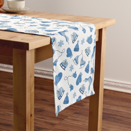 Handgetekende Winterpatroon Blauwe Witte Tafel Run Medium Tafelloper (Voorbeeld)