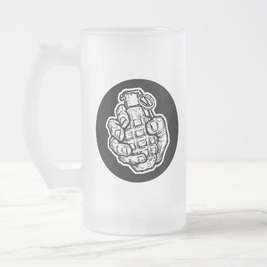Handgranaat in stripstijl matglas bierpul (Links)