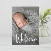 Handlettering Welkom Foto Trendy Script Baby Bedankkaart (Staand voorkant)