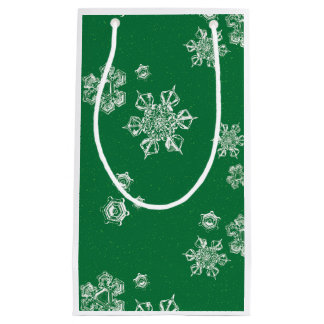 Handmade Snowflake Flurries - Bright Green & White Klein Cadeauzakje