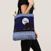 HANDMATIG - bedreigd Tote Bag (Dichtbij)
