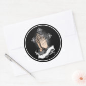 Hands bidden ronde sticker (Envelop)