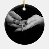 Hands Holding Rosary Keramisch Ornament (Achterkant)