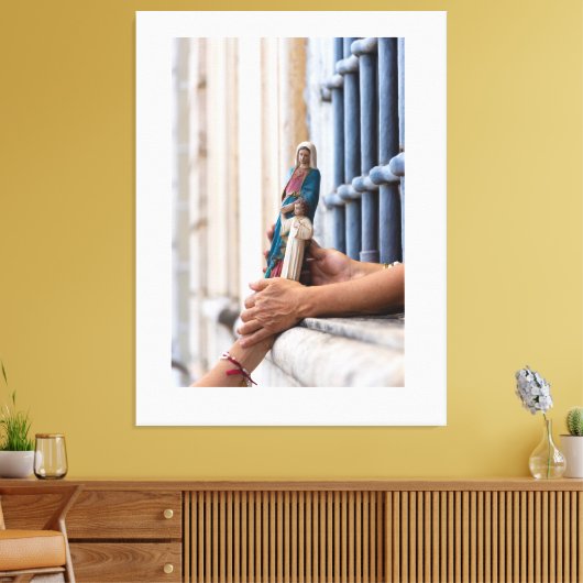 Hands of Devotion Canvas Afdruk (Insitu (Woonkamer))