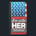 Hands Off I'm beroemd gemaakt door Her LGBTQ Ameri<br><div class="desc">"Ik ben met haar, en met hem, en zij, en iedereen." Patriottisch rood wit en blauw Amerikaanse vlag gebruikt digitale glitter om trots te shows. Dank u voor het steunen van de Hands Off beweging en het staan in deze strijd voor burgerrechten. Geboren uit frustratie, veerkracht en vastberadenheid, staan mensen...</div>
