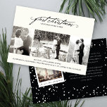 handschrift Eerste kerstfoto bruiloft Feestdagenkaart<br><div class="desc">Deze nieuwjaarskaart voor het pasgetrouwde stel heeft 3 fotocollage en een handschriftkalligrafie met serif tekst in de woorden: 'First Christmas Together as Mr and Mrs.' De achterkant heeft een volledig sneeuwpuntenpatroon, een snapshot-foto en een gepersonaliseerd vakantiebericht. De basisachtergrond kan worden gewijzigd in elke kleur van uw keuze. Alle / meeste...</div>