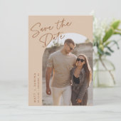 Handschroefboogfoto met scripts save the date (Staand voorkant)