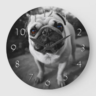 Handsome Pug Grote Klok