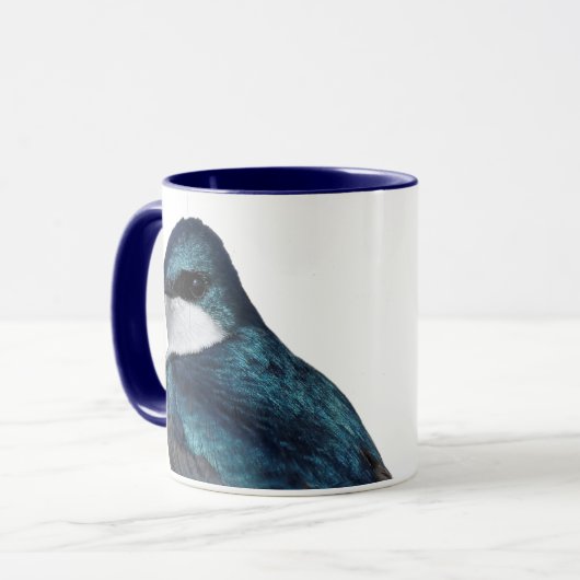 Handsome Tree Swallow: Bird on a Wire Mok (Voorkant links)