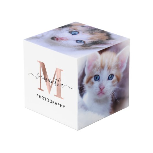 Handtekening Roos Gold M Monogram Fotograaf Logo Kubus (Voorkant hoekig)