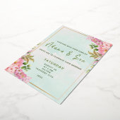 Handtekening Script, Roze & Blush Bloemen Bruiloft Folie Uitnodiging (Gedraaid)