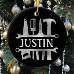 Handy Man Tools Monogram op maat Keramisch Ornament<br><div class="desc">Dit ontwerp kan worden gepersonaliseerd door de Edit optie van het Ontwerp te kiezen. Je kunt ook overdragen naar andere objecten. Neem contact met me op via colorflowcreations@gmail.com of gebruik de chatoptie bovenaan de pagina als u dit ontwerp op een ander product wilt plaatsen of hulp nodig hebt. Bekijk meer...</div>