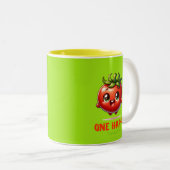 Hang op Little Tomato, Tomato Lover Gift, Tweekleurige Koffiemok (Voorkant rechts)