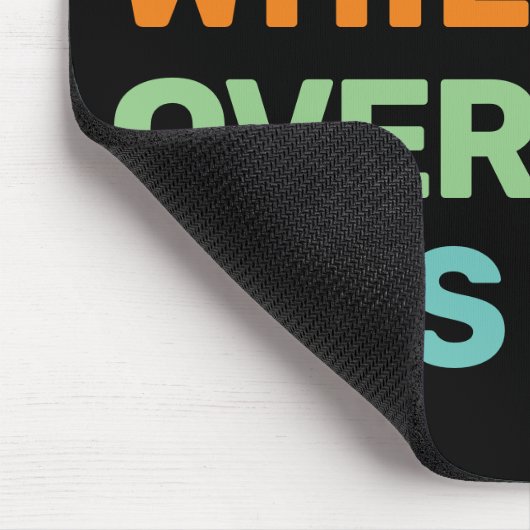 Hang op terwijl ik overdenk dat deze Introvert Muismat (Hoek)