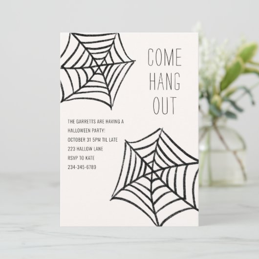 Hang uit Spider Web Illustratie Halloween Party Kaart (Staand voorkant)