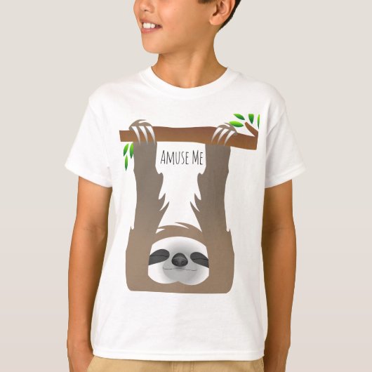 Hangbare bruine slaapsleuf, amuseer me t-shirt (Voorkant)