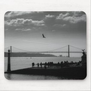 Hangbrug in Lissabon Zwart-witfoto Muismat