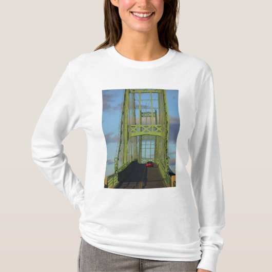 Hangbrug naar Little Deer Isle T-shirt (Voorkant)