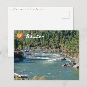 Hangbrug over een rivier in Bhutan Briefkaart