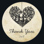 Hangen Collectie van het Hart Tree Vintage Wedding Ronde Sticker<br><div class="desc">Deze trouwstickers zijn voorzien van een romantische hangende boom, die binnenkort man en vrouw zal zijn, die in de vorm van een hart gekerfd is. De effect achtergrond maakt deze stickers perfect voor om het even welk paar dat een romantische antiek bruiloft plant. Deze stickers kunnen gemakkelijk worden aangepast aan...</div>