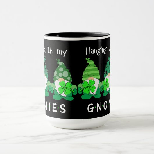 Hangen met mijn gnomen mok (Midden)