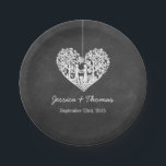 Hangend Collectie van de Hart Tree Chalkboard Wedd Papieren Bordje<br><div class="desc">Deze borden van trouwpapier hebben een romantische hangende boom, en binnenkort echtgenoot en vrouw, die in de vorm van een hart gekerfd is. Het effect van het karton maakt deze papieren borden perfect voor elk koppel dat een chic modern bruiloft plant. Deze papieren borden kunnen eenvoudig worden aangepast aan uw...</div>