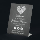 Hangend Collectie van de Hart Tree Chalkboard Wedd Reclamebord Met Voetstuk<br><div class="desc">Dit huwelijksonthaal heeft een romantische hangende boom, en binnenkort man en vrouw, die is gesneden in de vorm van een hart. De achtergrond van het krijtbordeffect maakt deze zitgrafiek perfect voor elk stel dat een romantische bruiloft plant. Dit welkomstbord kan gemakkelijk worden aangepast aan uw feestbehoeften en zal geweldig werken...</div>