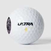 Hangend met Hyde Wilson Ultra golfballen 12 pk (Logo)