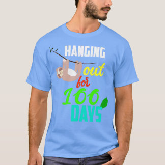 hangend voor een cadeau van 100 dagen voor leraar  t-shirt