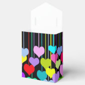 Hangende harten op zwart bedankdoosjes (Geopend)