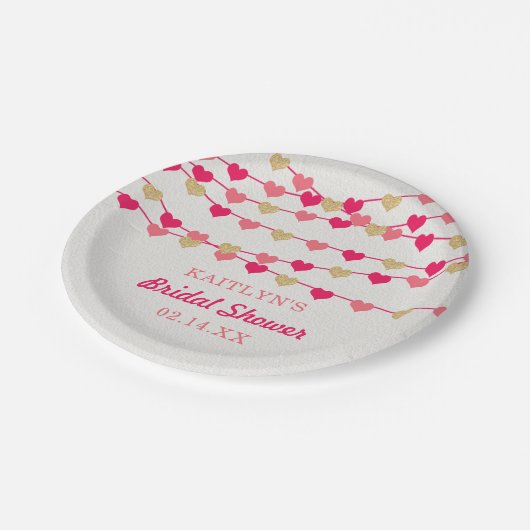 Hangende Hartjes Bruiloft Feest Papieren Bordje (Gekanteld)