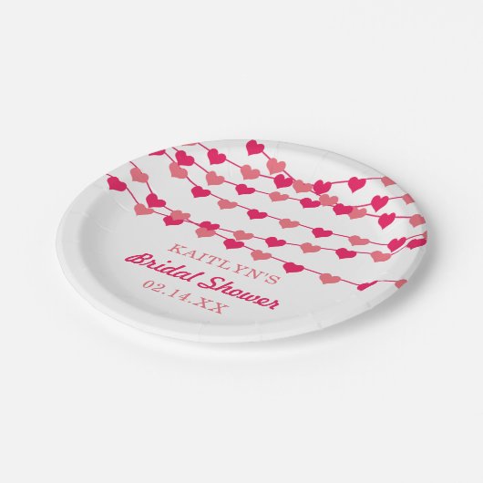 Hangende Hartjes Bruiloftfeest Papieren Bordje (Gekanteld)
