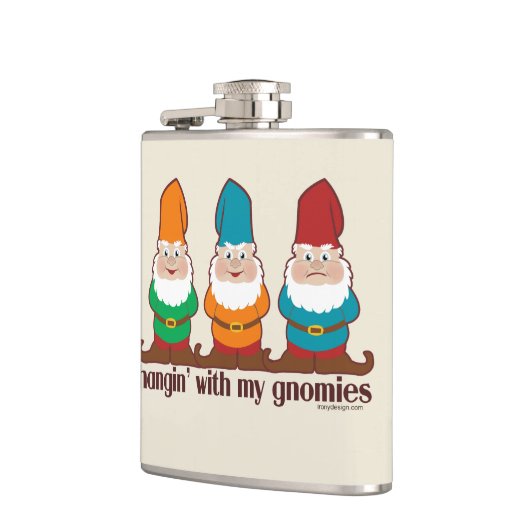 Hangin met mijn gnomen heupfles (Links)