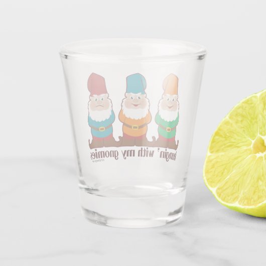 Hangin met mijn gnomen shot glas (Achterkant)