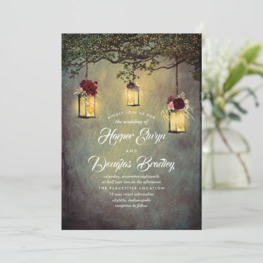 Hanging Lantern Burgundy Red Rustic Wedding Kaart (Staand voorkant)