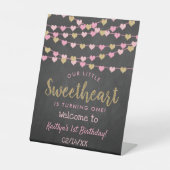 Hanging Love Hearts Sweeat Birthday Welkom Reclamebord Met Voetstuk (Voorkant)