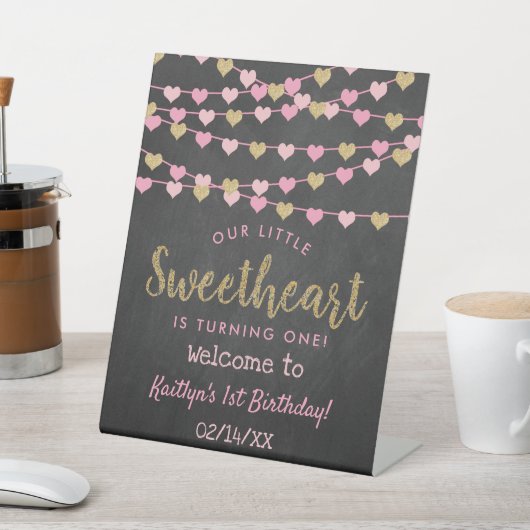 Hanging Love Hearts Sweeat Birthday Welkom Reclamebord Met Voetstuk (Insitu)