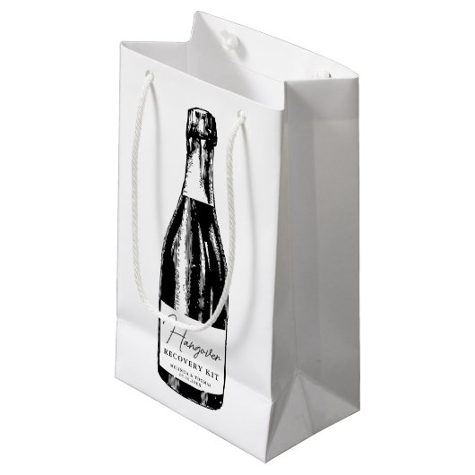 Hangover Recovery Kit Wedding Guest Klein Cadeauzakje (Voorkant Gekanteld)