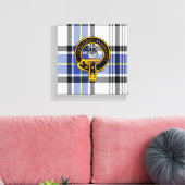 Hannay Scottish Crest en Tartan Canvas print (Insitu (Woonkamer))