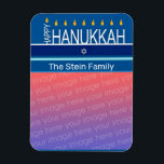 Hannukah menorah foto Foto Magnet Magneet<br><div class="desc">.Viel acht dagen en acht nachten van het festival van Lichten met Hanoekakaarten en geschenken. Het festival van de lichten is hier. Licht de menorah aan, speel met het droesdel en feast op latkes en sufganiyots. Viel de geest van Hanukkah met vrienden, familie en geliefden om hen Happy Hanukkah te...</div>
