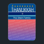 Hannukah menorah foto Foto Magnet Magneet<br><div class="desc">.Viel acht dagen en acht nachten van het festival van Lichten met Hanoekakaarten en geschenken. Het festival van de lichten is hier. Licht de menorah aan, speel met het droesdel en feast op latkes en sufganiyots. Viel de geest van Hanukkah met vrienden, familie en geliefden om hen Happy Hanukkah te...</div>